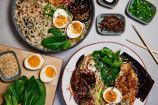 https://pixabay.com/photos/ramen-noodles-soup-dinner-egg-7187809/